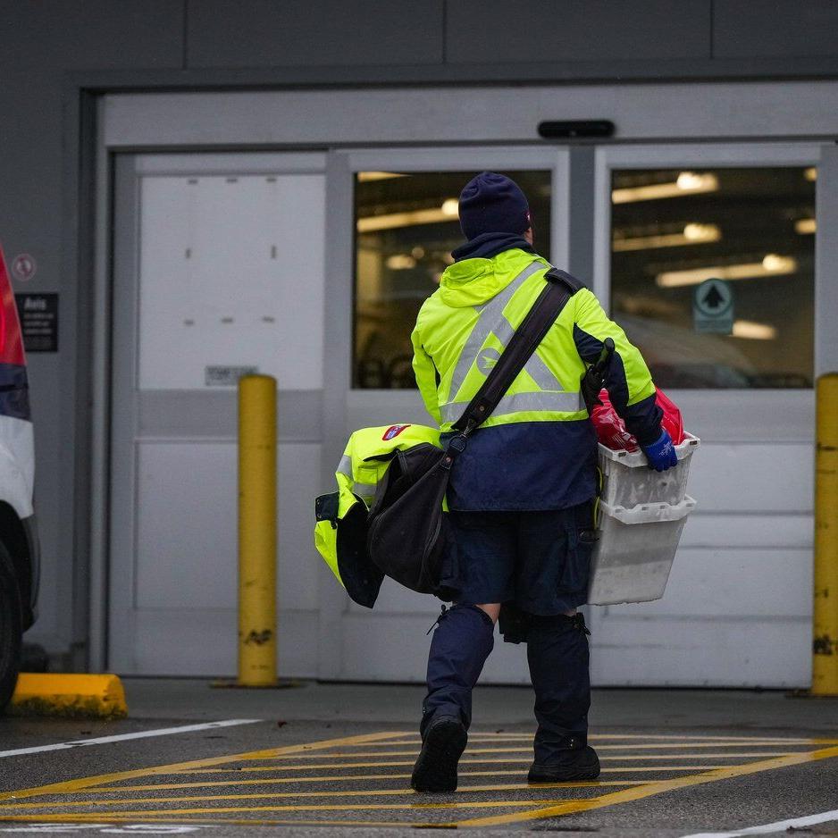 In the news today: Canada Post workers poised to strike Friday